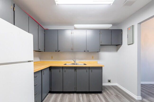 60 River Rd E in Kitchener, ON - Building Photo - Building Photo