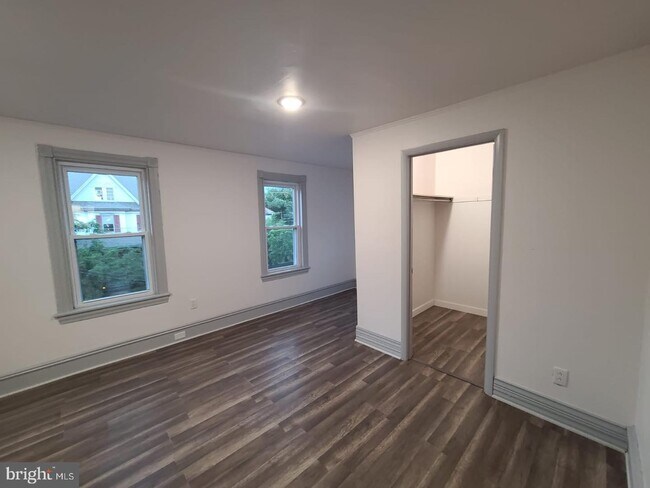 33 High St-Unit -B in Woodbury, NJ - Building Photo - Building Photo