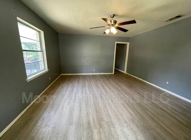 1437 S Rusk St in Sherman, TX - Building Photo - Building Photo