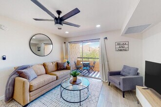 8055 E Thomas Rd in Scottsdale, AZ - Building Photo - Building Photo