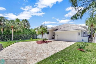 513 S Riverside Dr in Pompano Beach, FL - Building Photo - Building Photo