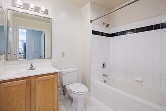 341 N Charles St in Baltimore, MD - Building Photo - Building Photo