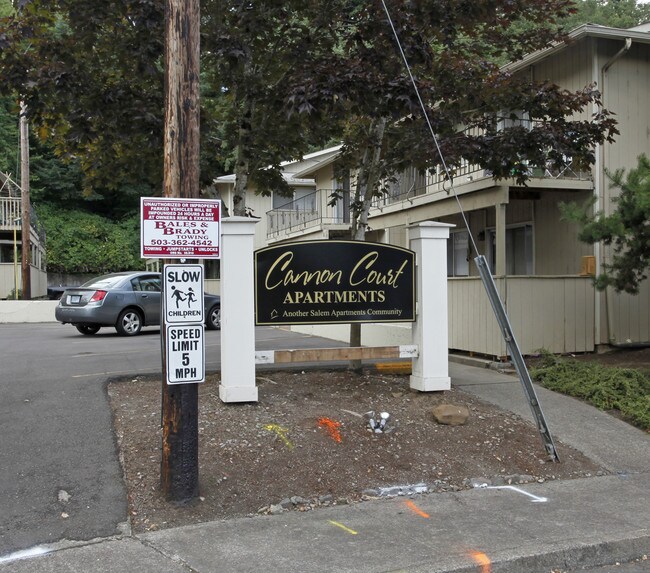 Cannon Court Apartments in Salem, OR - Building Photo - Building Photo