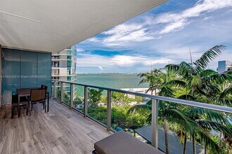 650 NE 32nd St in Miami, FL - Building Photo - Building Photo