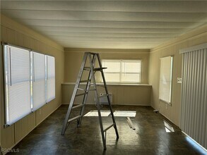 333 Lantern Ln in North Fort Myers, FL - Building Photo - Building Photo