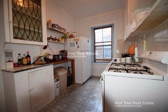 37 Dwight St, Unit 5 in Brookline, MA - Building Photo - Building Photo
