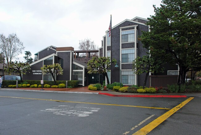 San Rafael Commons in San Rafael, CA - Foto de edificio - Building Photo