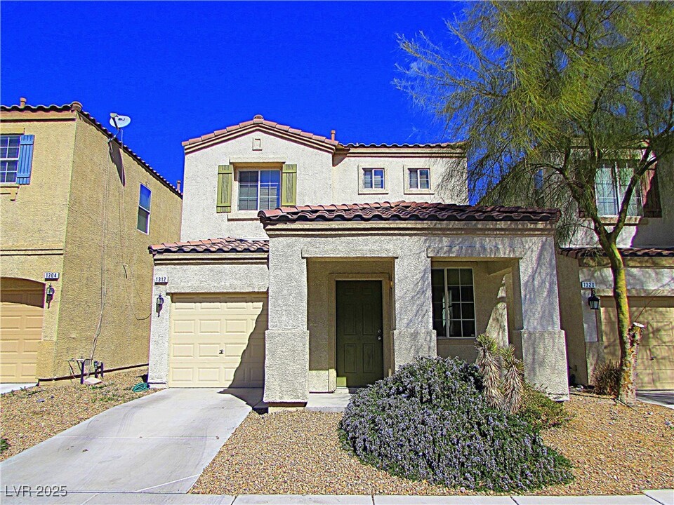 1312 Creek Village Ave in Las Vegas, NV - Building Photo