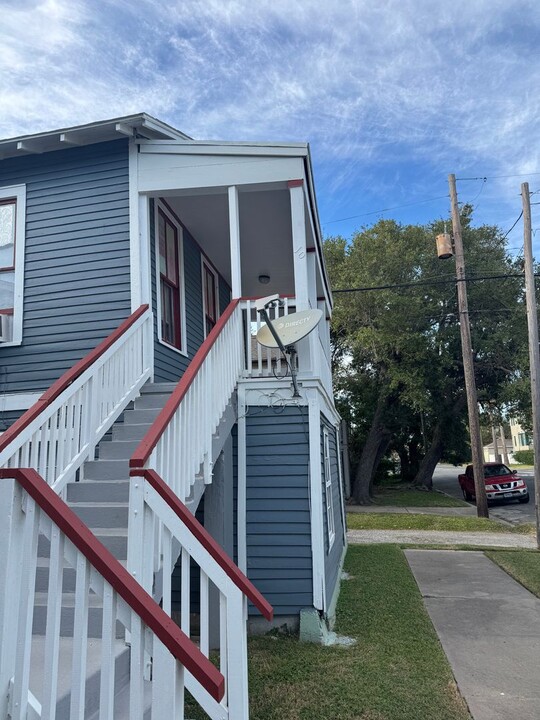 1113 17th St-Unit -10 in Galveston, TX - Building Photo