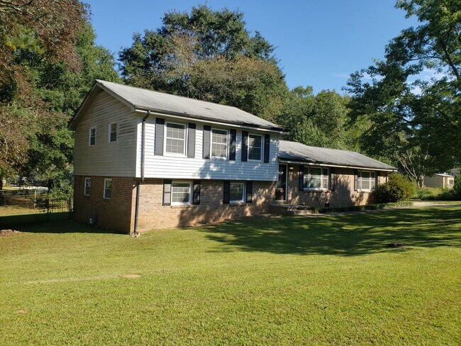 185 Mimosa Dr in Fayetteville, GA - Building Photo - Building Photo