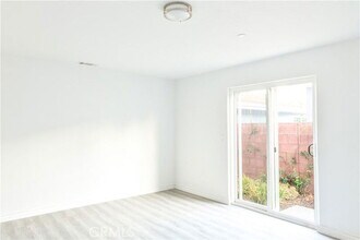 14622 Vanowen St in Los Angeles, CA - Building Photo - Building Photo