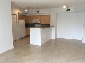 2201 W Preserve Way, Unit 104 in Miramar, FL - Building Photo