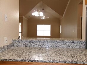 925 SE 10th St in Grand Prairie, TX - Building Photo - Building Photo