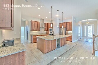 553 Manns Harbor Dr in Apollo Beach, FL - Building Photo - Building Photo