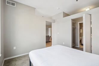225 Portland Ave in Minneapolis, MN - Building Photo - Building Photo