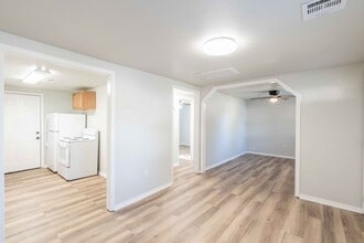 2132 N Atlanta Ave in Tulsa, OK - Building Photo - Building Photo