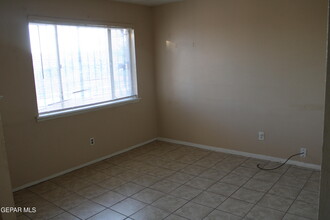 5817 Blackhawk Dr in El Paso, TX - Building Photo - Building Photo