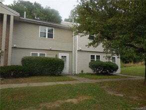 28 Marshall Dr in Cornwall, NY - Building Photo - Building Photo