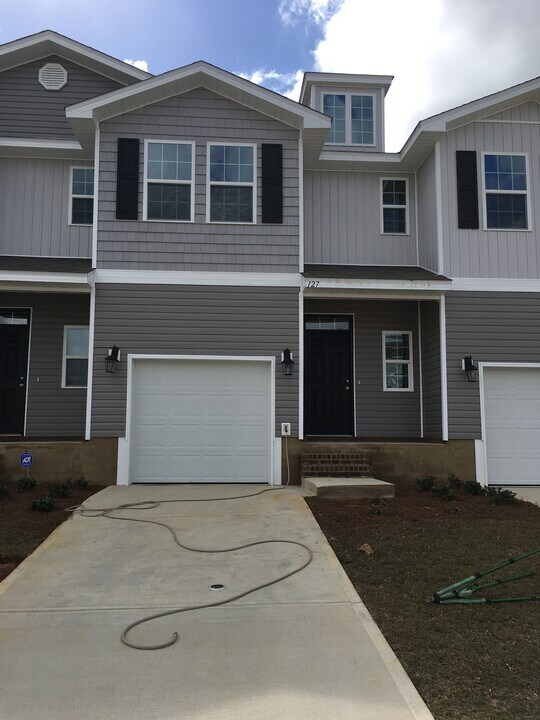 127 Iron Horse Dr W in Crestview, FL - Building Photo