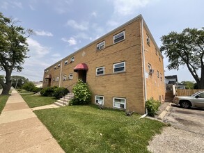 301-303 N Butrick St in Waukegan, IL - Building Photo - Building Photo