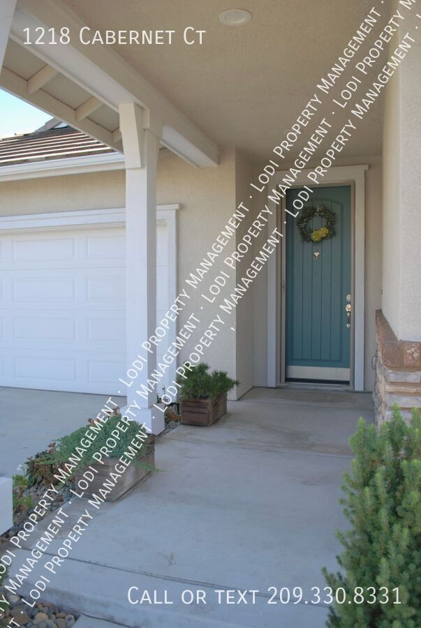 1218 Cabernet Ct in Lodi, CA - Building Photo - Building Photo