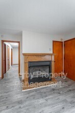 186 Greens Lake Cir in Rossville, GA - Building Photo - Building Photo