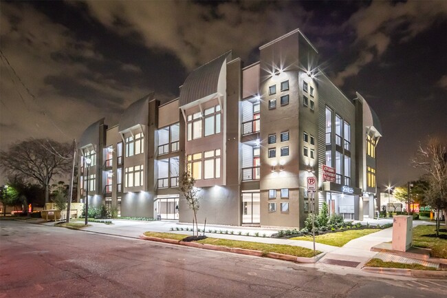 property at 2727 Brazos St