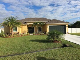 5866 NW Mesa Cir in Port St. Lucie, FL - Building Photo