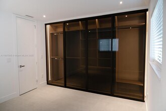 830 NE 171 St in North Miami Beach, FL - Building Photo - Building Photo