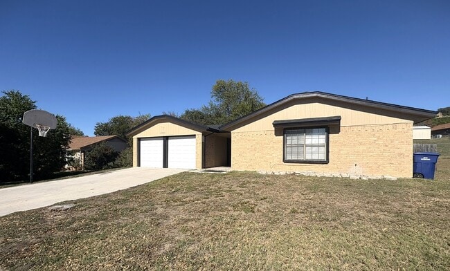 2309 Whitney Dr in Copperas Cove, TX - Foto de edificio - Building Photo