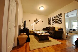 39 Addington Rd, Unit 3 in Brookline, MA - Foto de edificio - Building Photo