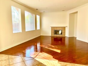 9503 Shadowgrove Dr in Rancho Cucamonga, CA - Foto de edificio - Building Photo