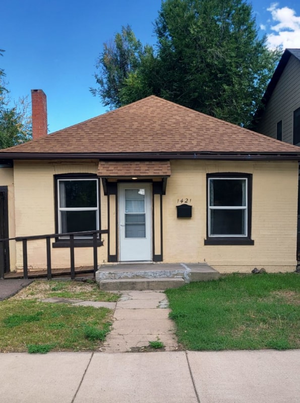 property at 1421 N Corona St