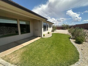 6118 S Salix Wy in Saint George, UT - Building Photo - Building Photo