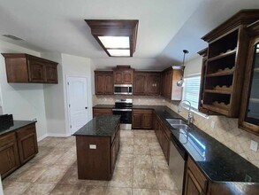 1921 Woodbend Dr in Corpus Christi, TX - Building Photo - Building Photo