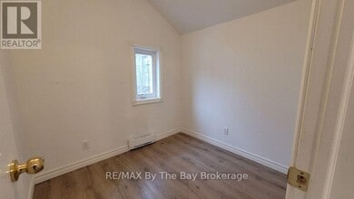 280 River Rd E in Wasaga Beach, ON - Building Photo - Building Photo
