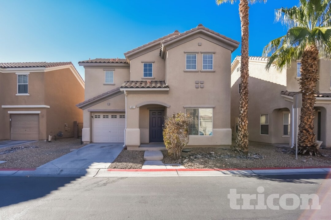 697 Wallington Estate St in Las Vegas, NV - Foto de edificio