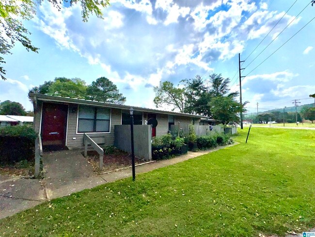1700 Greenbrier Dear Rd in Anniston, AL - Foto de edificio - Building Photo
