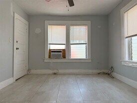 1621 Van Buren St in Hollywood, FL - Building Photo