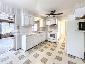 29518 Walker Dr in Warren, MI - Building Photo - Building Photo