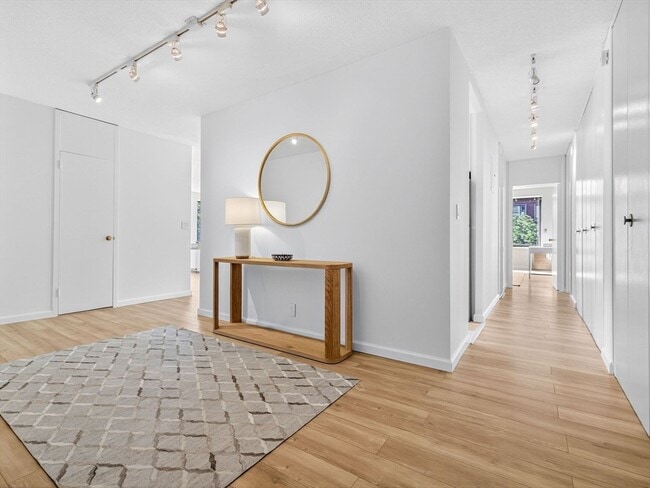 65 E India Row in Boston, MA - Building Photo - Building Photo