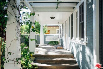 13239 Addison St in Los Angeles, CA - Building Photo - Building Photo