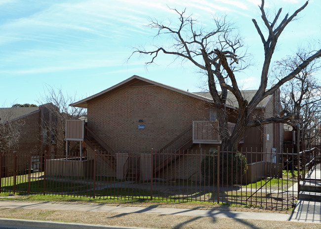 Mira Monte Apartments in Fort Worth, TX - Building Photo - Building Photo