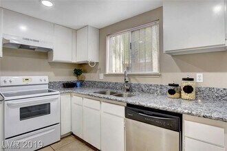 3263 Savalli St in Las Vegas, NV - Building Photo - Building Photo