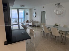 17121 Collins Ave, Unit 3506 in Sunny Isles Beach, FL - Foto de edificio - Building Photo