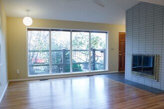 2344 McGilvra Blvd E in Seattle, WA - Building Photo - Building Photo