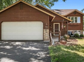 1180 Lincoln Ct in St. Paul Park, MN - Building Photo