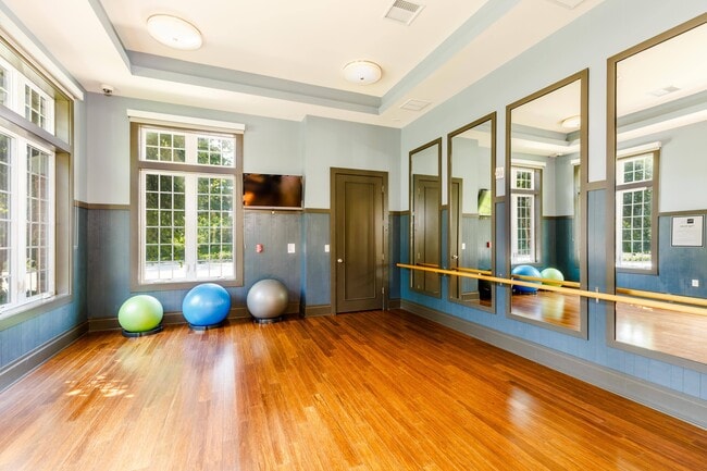 Highlands at Hilltop in Verona, NJ - Foto de edificio - Building Photo