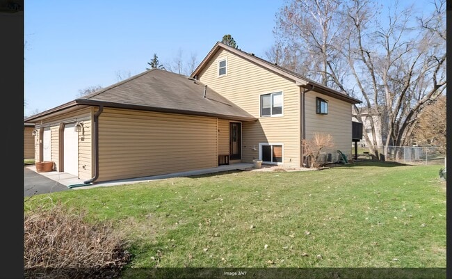 607 Belland Ave in Vadnais Heights, MN - Building Photo - Building Photo