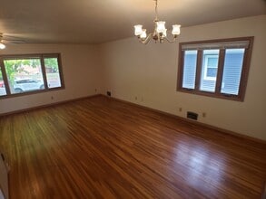 703 E Academy St in Owatonna, MN - Building Photo - Building Photo